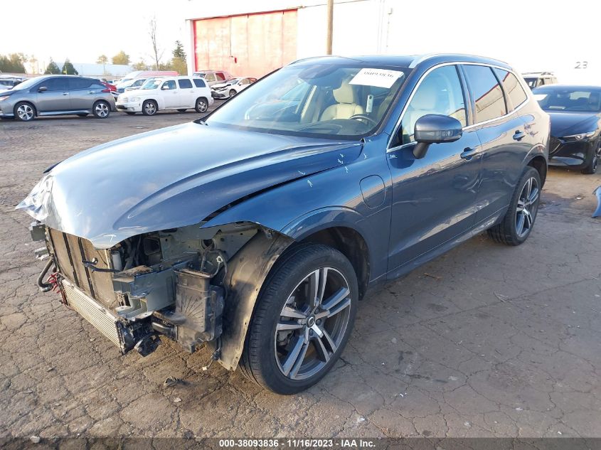 2019 VOLVO XC60 HYBRID T8 MOMENTUM LYVBR0DK4KB232522