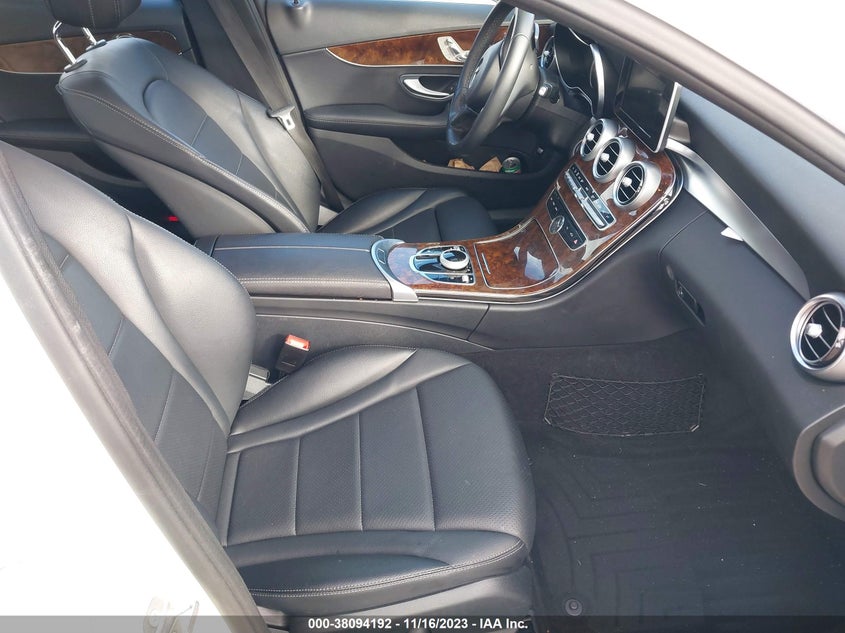 VIN 55SWF4JB9JU237653 2018 MERCEDES-BENZ C 300