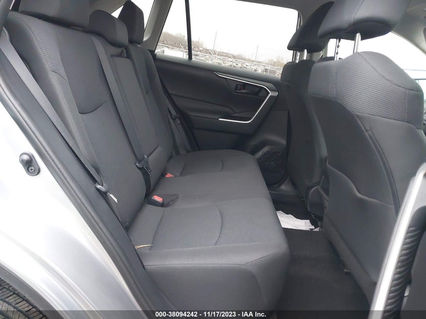 VIN 2T3F1RFV5MC227606 2021 TOYOTA RAV4 LE