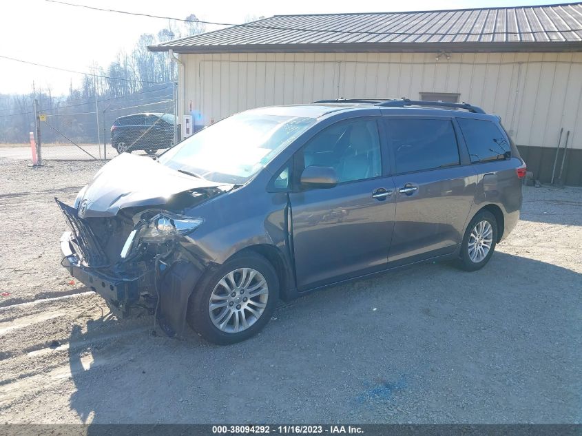 5TDYK3DC2FS582854 2015 TOYOTA SIENNA, photo no. 2