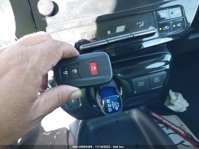 2016 TOYOTA PRIUS TWO - JTDKBRFU4G3009617