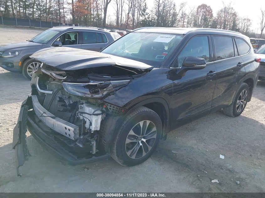 2021 TOYOTA HIGHLANDER XLE VIN: 5TDHZRBH9MS133116