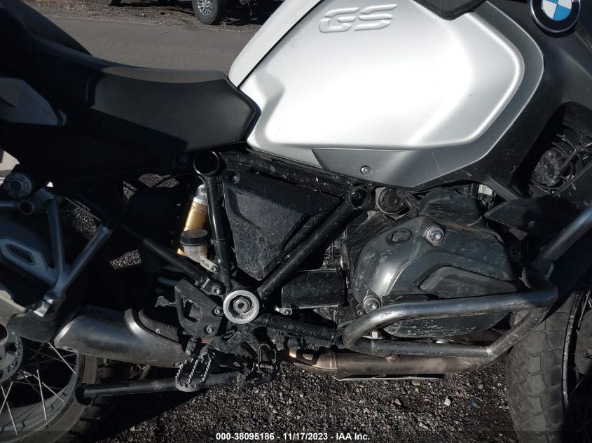 2015 BMW R1200 GS ADVENTURE WB10A1208FZ098535