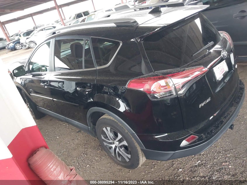VIN 2T3ZFREV7JW439157 2018 TOYOTA RAV4 LE