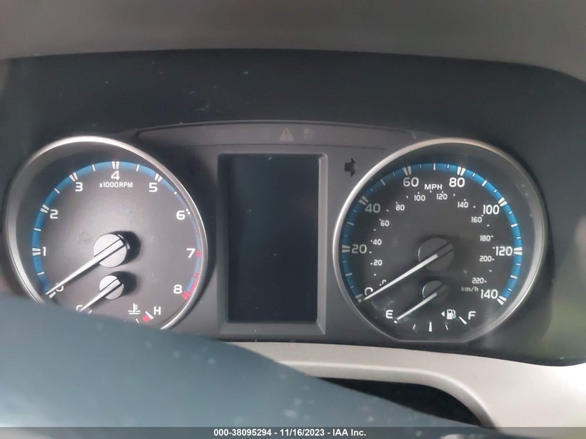VIN 2T3ZFREV7JW439157 2018 TOYOTA RAV4 LE