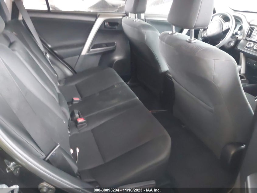 VIN 2T3ZFREV7JW439157 2018 TOYOTA RAV4 LE