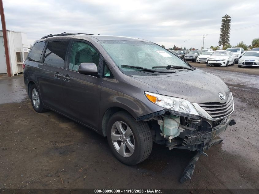 TOYOTA-SIENNA-5TDKK3DCXFS666779