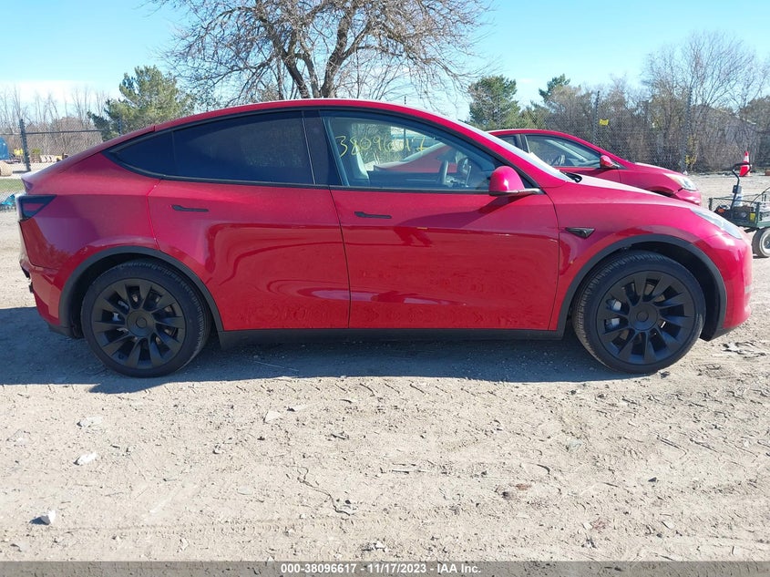 VIN 7SAYGAEE2PF856553 2023 TESLA MODEL Y