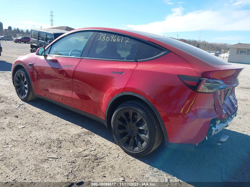 VIN 7SAYGAEE2PF856553 2023 TESLA MODEL Y