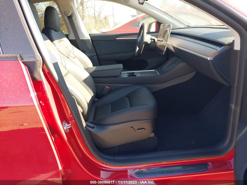 VIN 7SAYGAEE2PF856553 2023 TESLA MODEL Y
