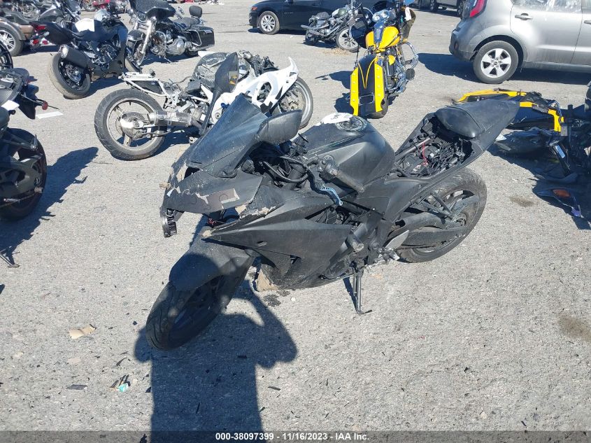 2015 YAMAHA YZFR3 MH3RH06Y3FK003714