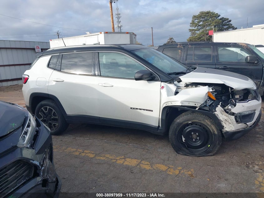 VIN 3C4NJDDB7LT208549 2020 JEEP COMPASS TRAILHAWK 4X4