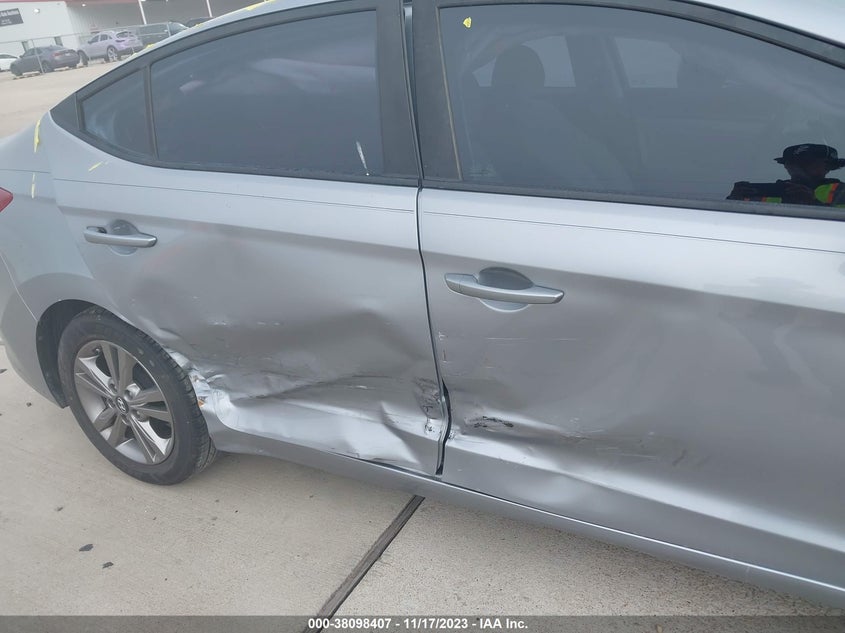 VIN 5NPD84LF7HH172395 2017 HYUNDAI ELANTRA SE/VALUE/LIMITED