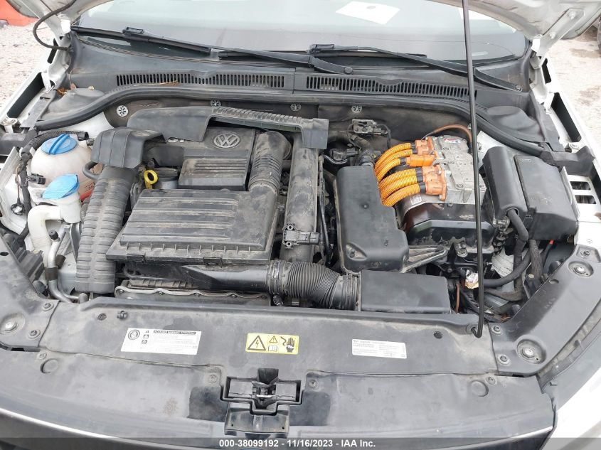 2014 VOLKSWAGEN JETTA HYBRID SE 3VW637AJ7EM267851