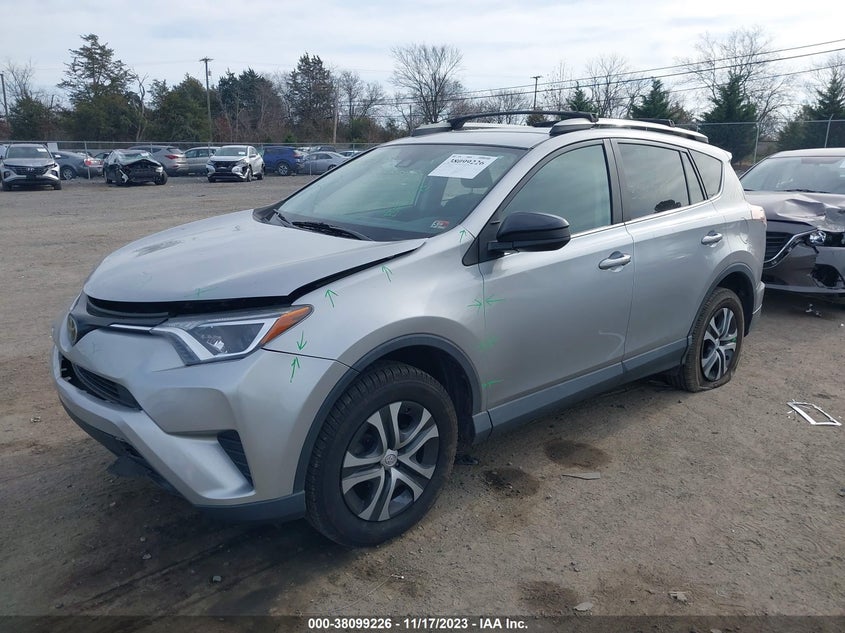 VIN 2T3ZFREV5JW426228 2018 TOYOTA RAV4 LE