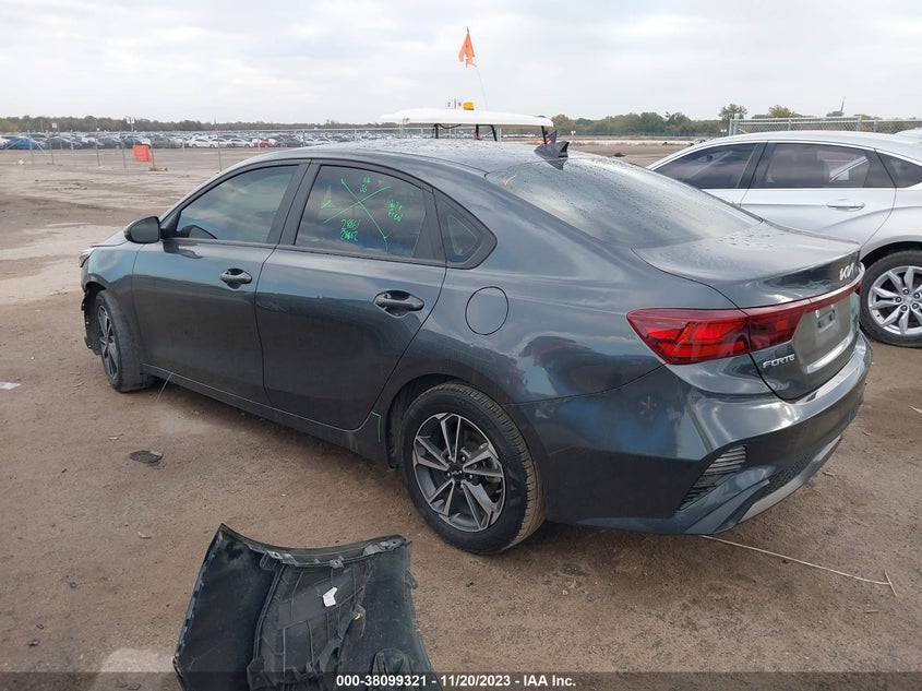 VIN 3KPF24AD8NE445341 2022 KIA FORTE LXS