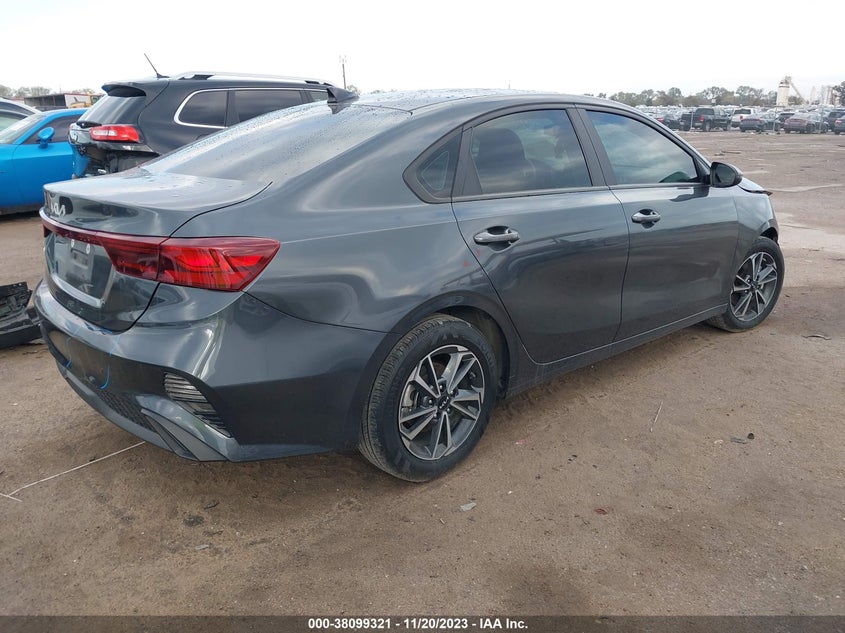 VIN 3KPF24AD8NE445341 2022 KIA FORTE LXS