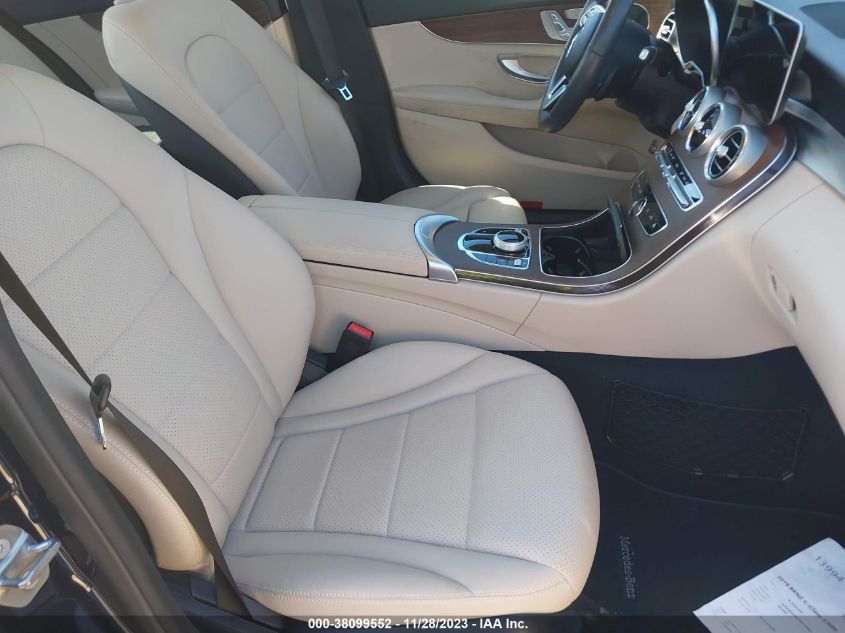 2019 MERCEDES-BENZ C 300 - WDDWF8DB1KR519596