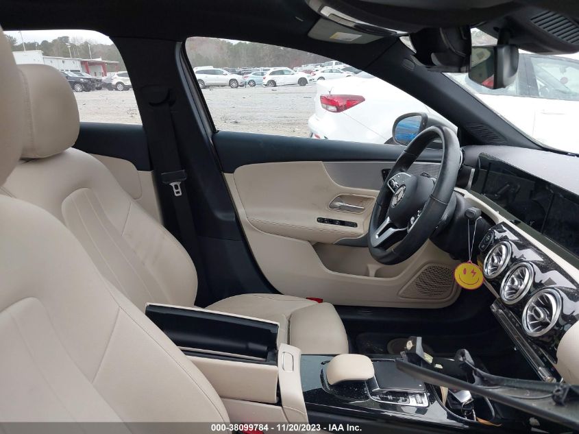 2020 MERCEDES-BENZ A 220 - W1K3G4EB8LW047066