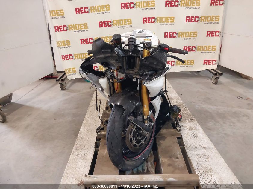 2016 TRIUMPH MOTORCYCLE DAYTONA 675R ABS - SMTA02YK8GJ735434