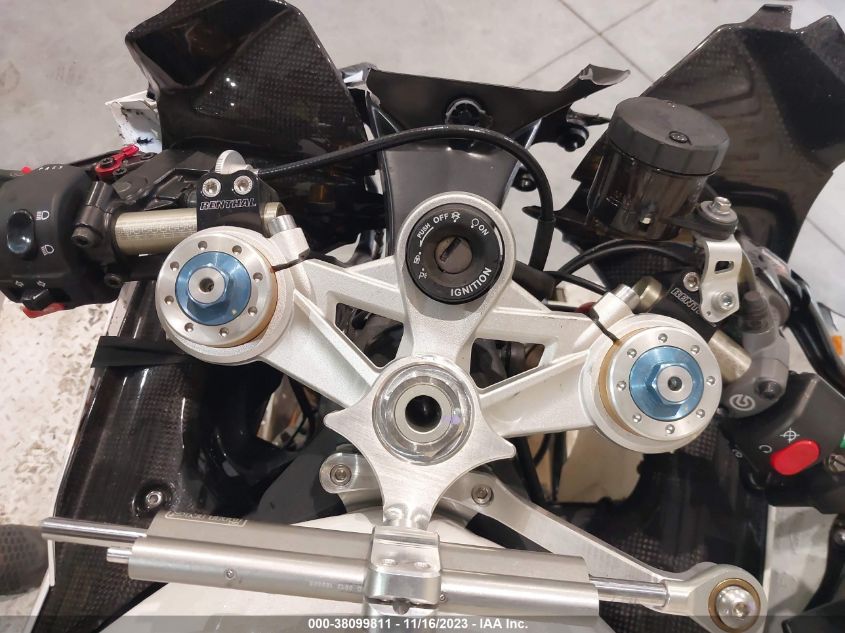 2016 TRIUMPH MOTORCYCLE DAYTONA 675R ABS - SMTA02YK8GJ735434