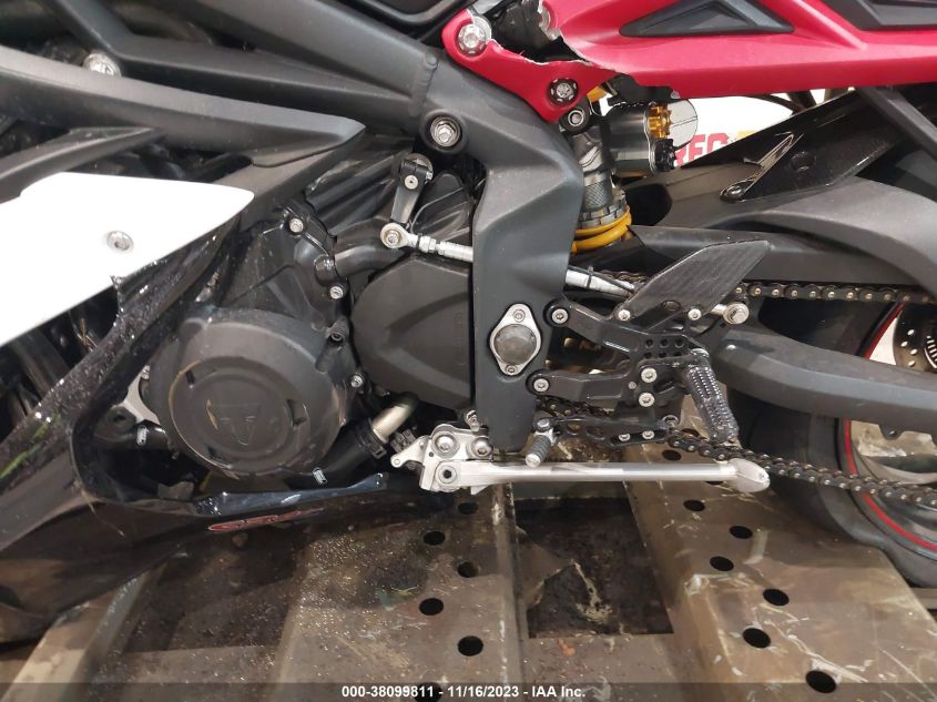 2016 TRIUMPH MOTORCYCLE DAYTONA 675R ABS - SMTA02YK8GJ735434