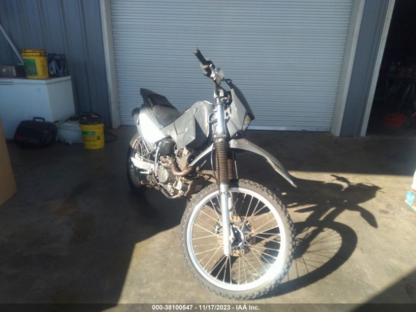2018 SUZUKI DR200 S - JS1SH42A4J2104098