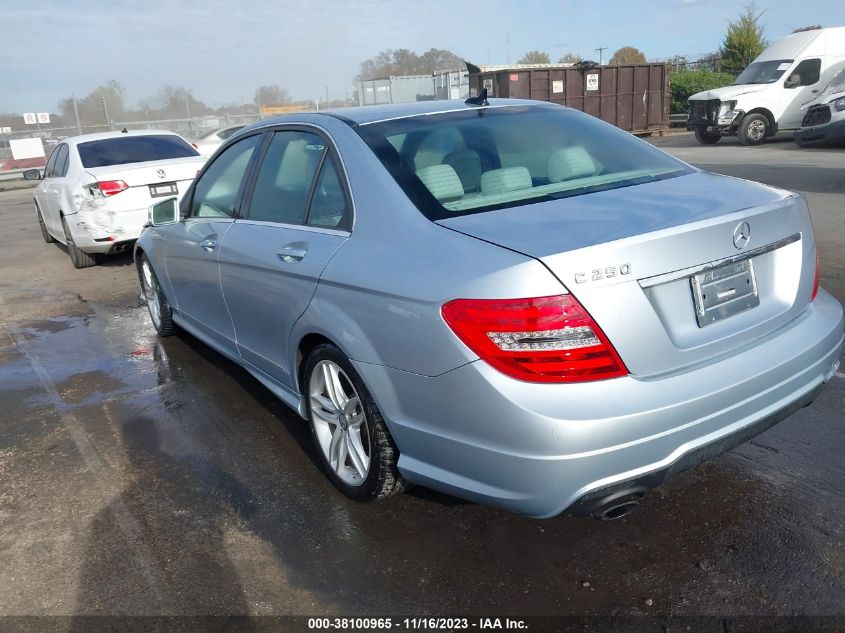 2013 MERCEDES-BENZ C 250 SPORT/LUXURY - WDDGF4HBXDA791184