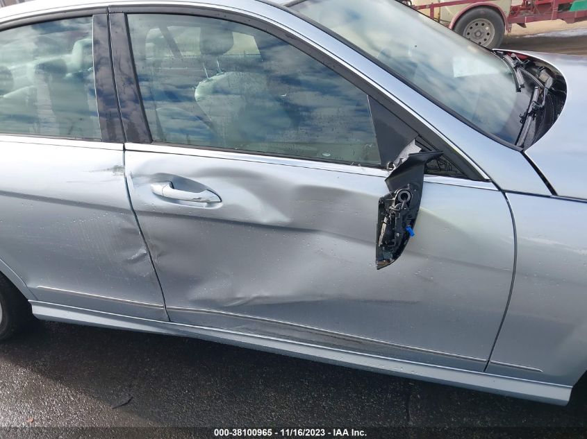 2013 MERCEDES-BENZ C 250 SPORT/LUXURY - WDDGF4HBXDA791184