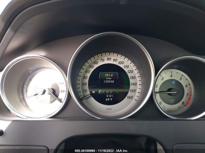 2013 MERCEDES-BENZ C 250 SPORT/LUXURY - WDDGF4HBXDA791184