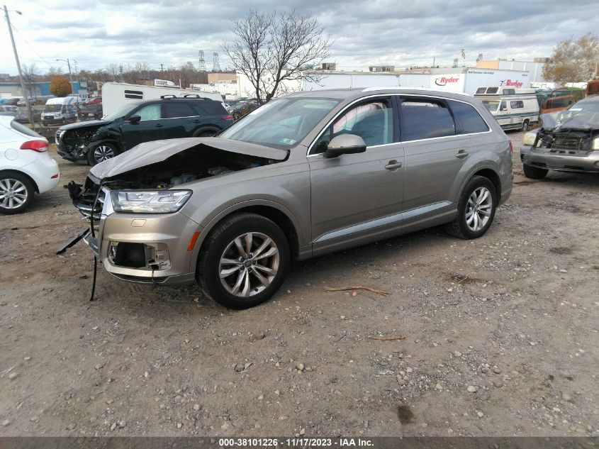 WA1LAAF72HD048215 2017 AUDI Q7, photo no. 2