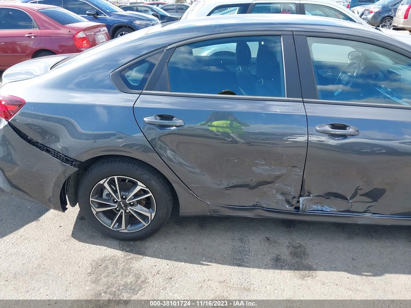 VIN 3KPF24AD2PE613588 2023 KIA FORTE LX/LXS
