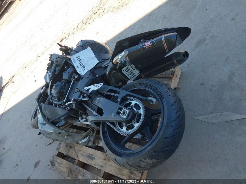 2011 YAMAHA YZFR1 JYARN23E9BA009607