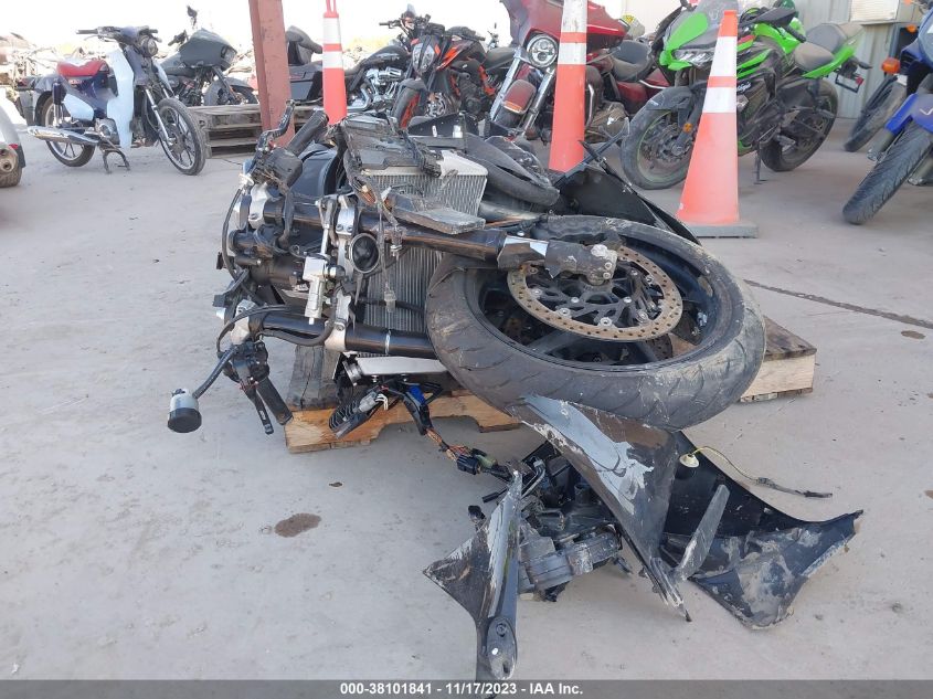 2011 YAMAHA YZFR1 JYARN23E9BA009607