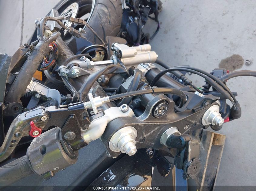 2011 YAMAHA YZFR1 JYARN23E9BA009607