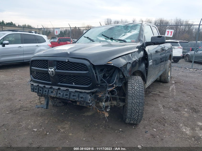 VIN 1C6RR7FG0HS718536 2017 RAM 1500 EXPRESS  4X4 6\4" BOX