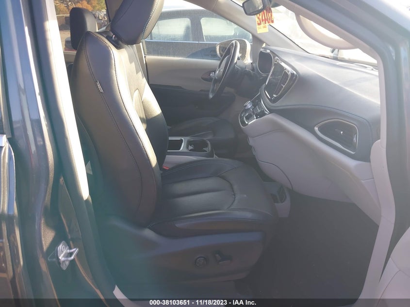 VIN 2C4RC1L71MR578424 2021 CHRYSLER PACIFICA HYBRID TOURING L