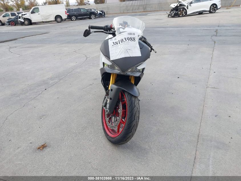 2017 DUCATI SUPERSPORT - ZDMVABDSXHB002630