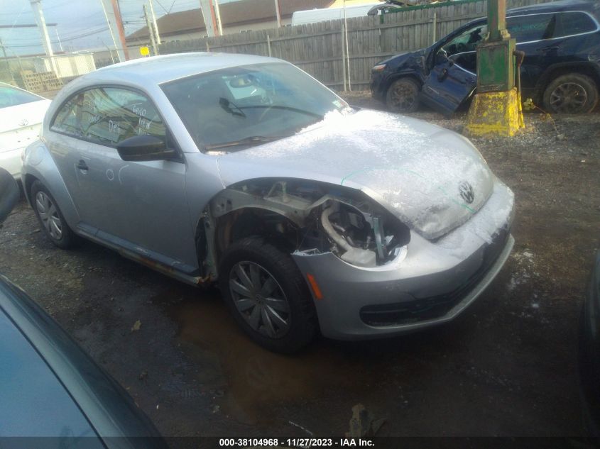 2013 VOLKSWAGEN BEETLE 2.5L ENTRY - 3VWFP7AT0DM627109