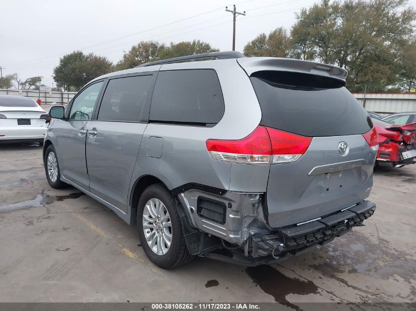 5TDYK3DC8CS219762 2012 TOYOTA SIENNA, photo no. 3