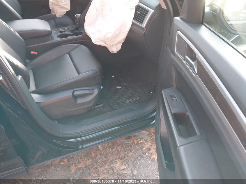 VIN 1V2LR2CAXJC549836 2018 VOLKSWAGEN ATLAS SE