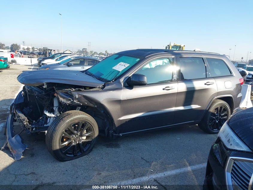 VIN 1C4RJEAG9JC485204 2018 JEEP GRAND CHEROKEE LAREDO