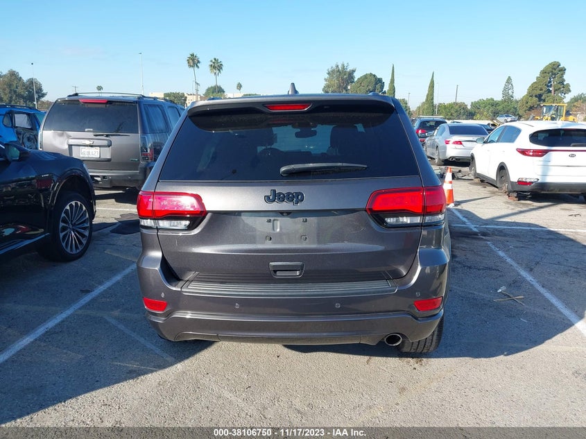 VIN 1C4RJEAG9JC485204 2018 JEEP GRAND CHEROKEE LAREDO