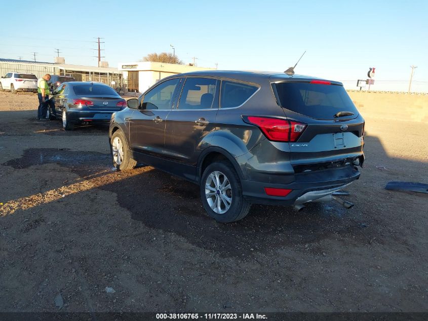 2019 FORD ESCAPE SE - 1FMCU0GD8KUB58071