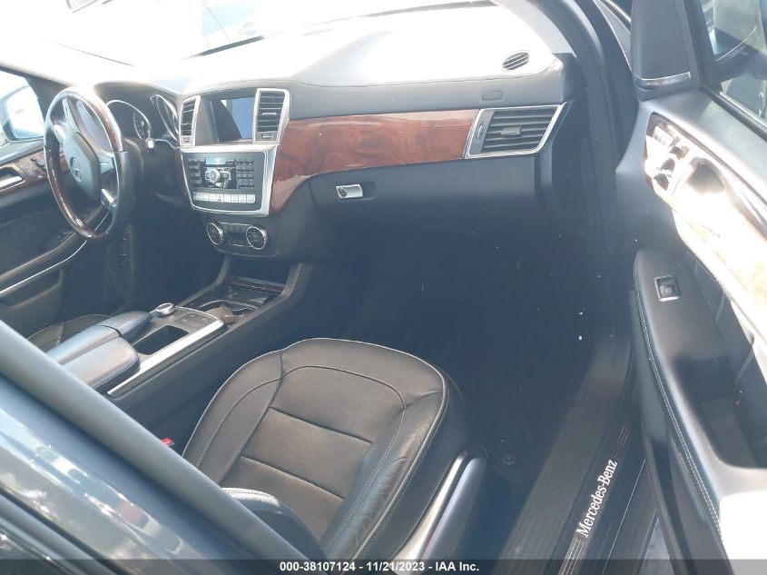 2014 MERCEDES-BENZ GL 550 4JGDF7DE2EA333294