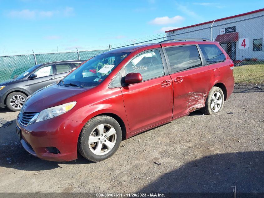 5TDKK3DC0ES469232 2014 TOYOTA SIENNA, photo no. 2