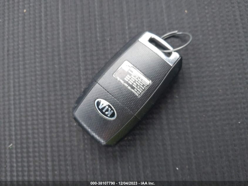2015 KIA SORENTO LX - 5XYKTCA63FG604634