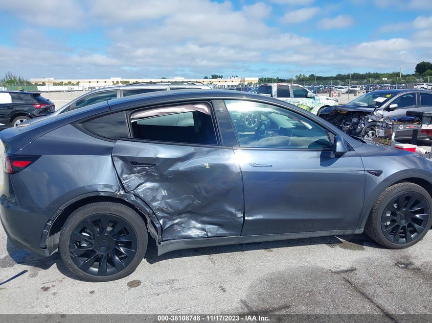 VIN 7SAYGDEE1PA026306 2023 TESLA MODEL Y