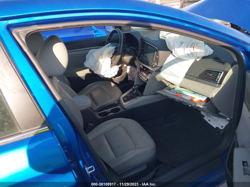 VIN 5NPD84LF5HH087104 2017 HYUNDAI ELANTRA LIMITED