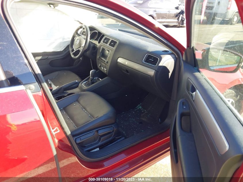 2017 VOLKSWAGEN JETTA 1.4T SE - 3VWDB7AJ0HM323949